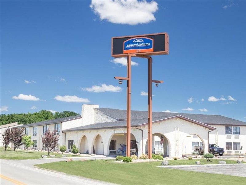 Howard Johnson By Wyndham Appleton Exterior photo