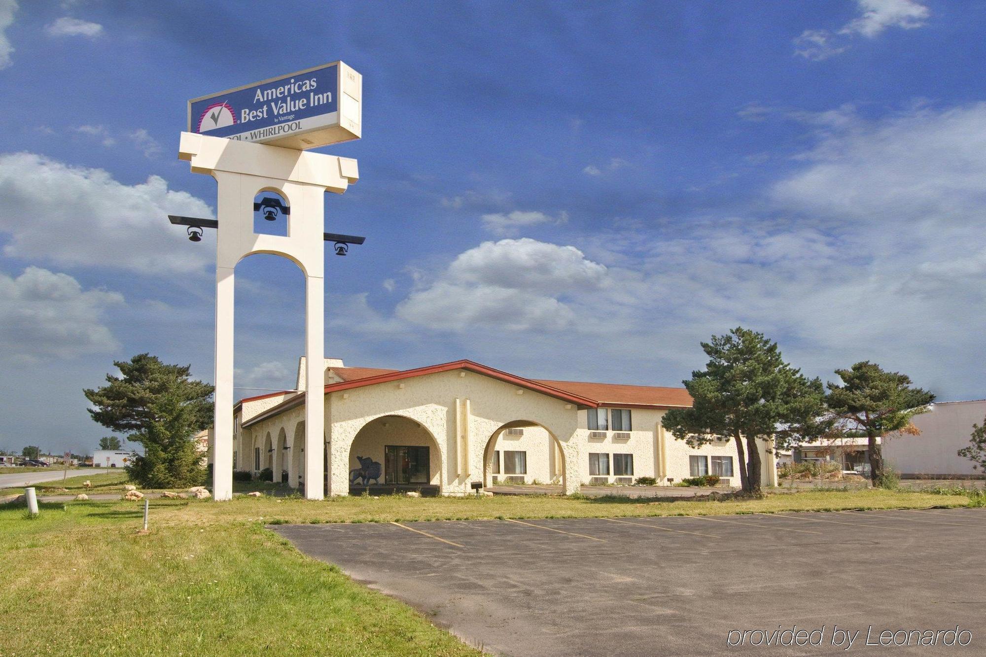 Howard Johnson By Wyndham Appleton Exterior photo